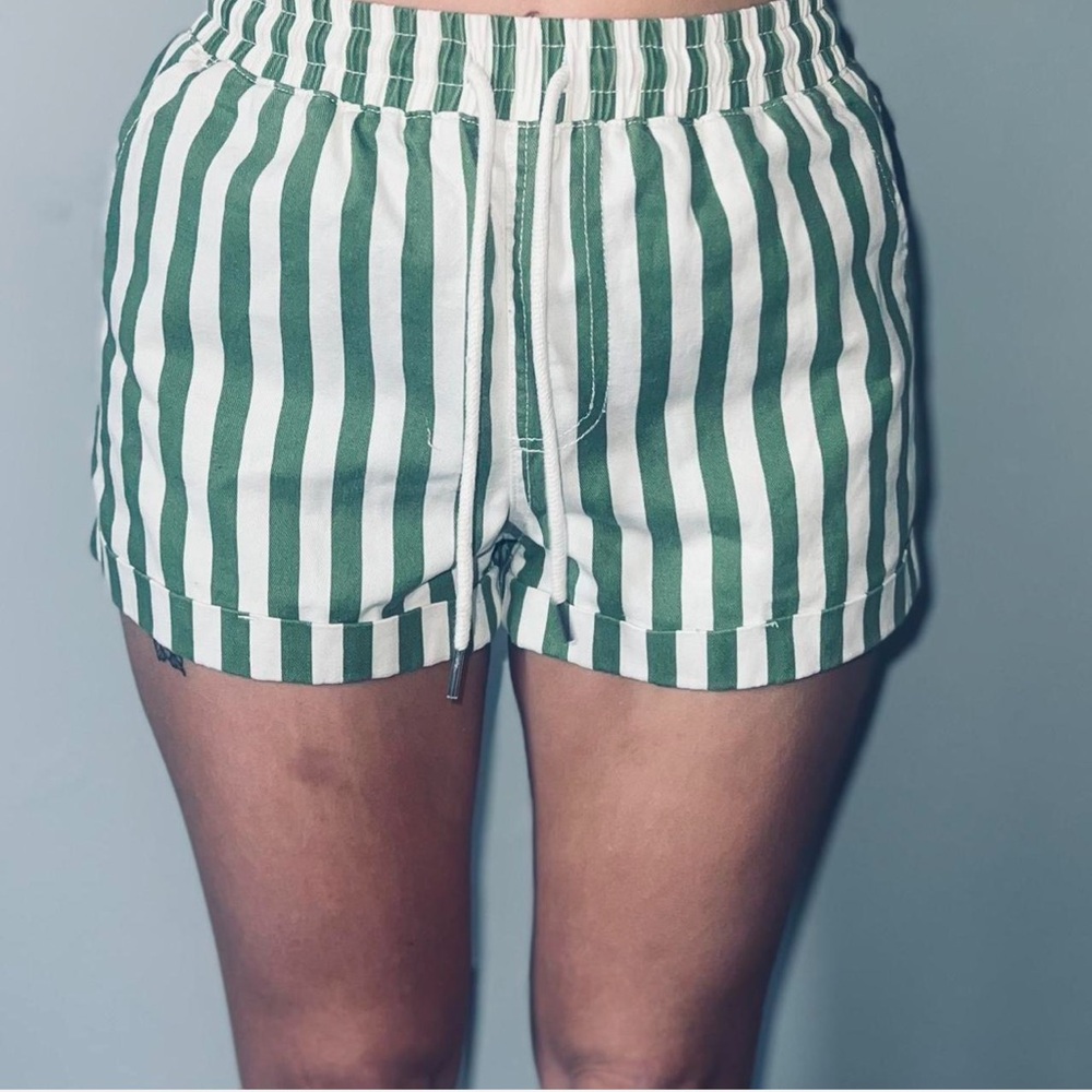FOREVER 21 shorts !!💚